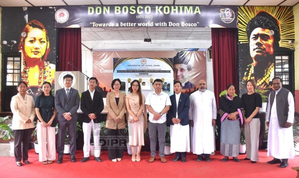 DC B Henok Buchem, NCS with officials and others on August 14. (DIPR Photo)